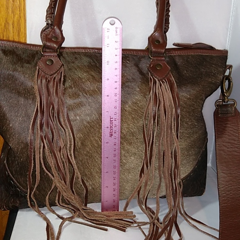 Idyllwind leather and cow hair large tote and wallet - Picture 4 of 16